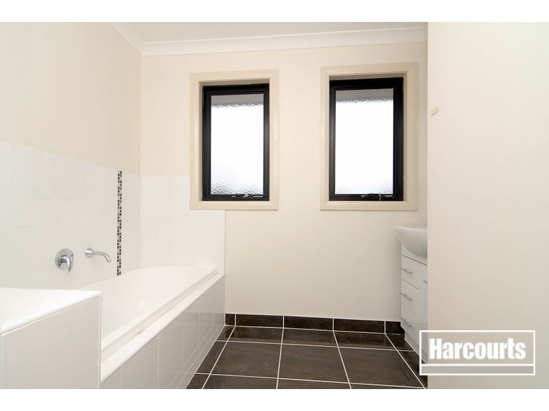 2/8 Jones Road, Dandenong VIC 3175