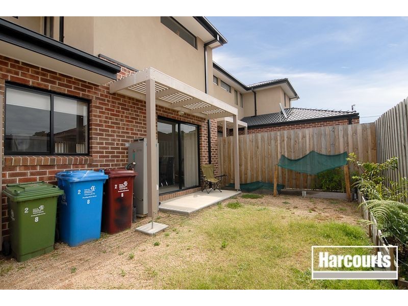 2/8 Jones Road, Dandenong VIC 3175