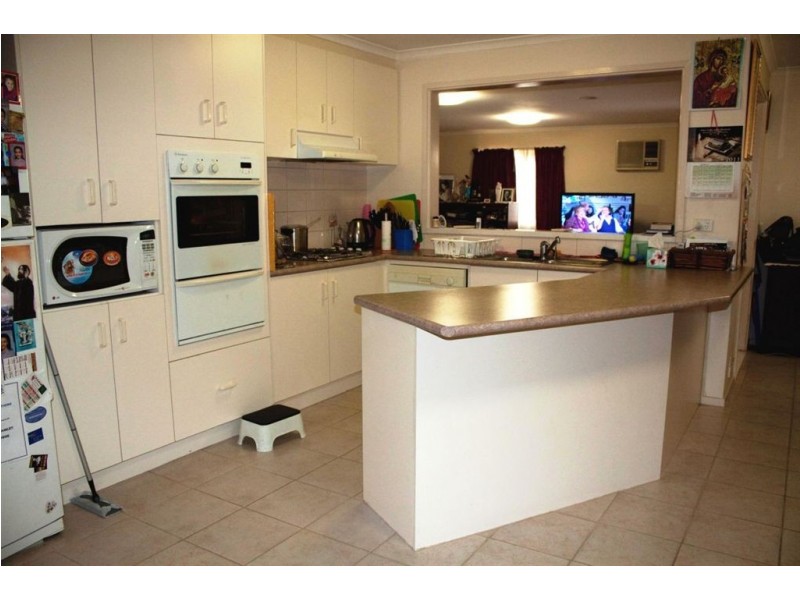 7 The Parkway, Hampton Park VIC 3976