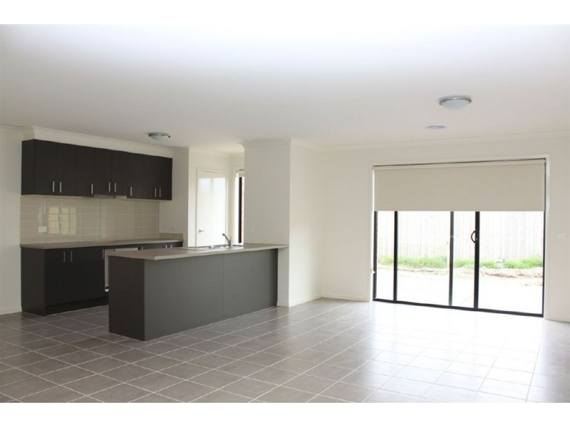 35 Rankin Close, Lynbrook VIC 3975