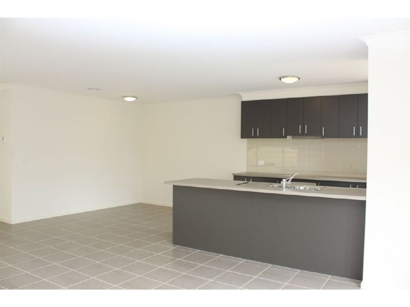 35 Rankin Close, Lynbrook VIC 3975