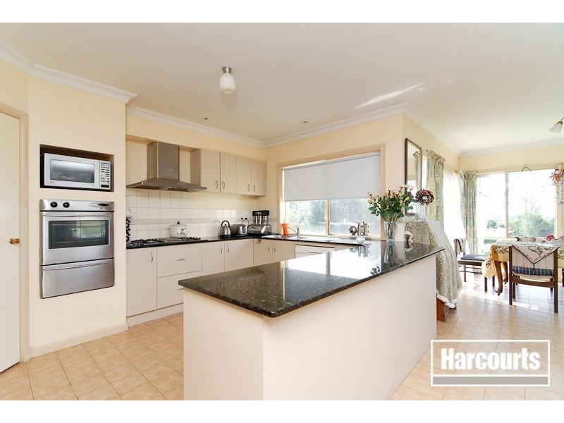 17 Winterton Court, Hallam VIC 3803