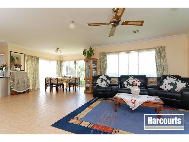 17 Winterton Court, Hallam VIC 3803