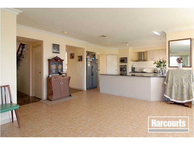 17 Winterton Court, Hallam VIC 3803