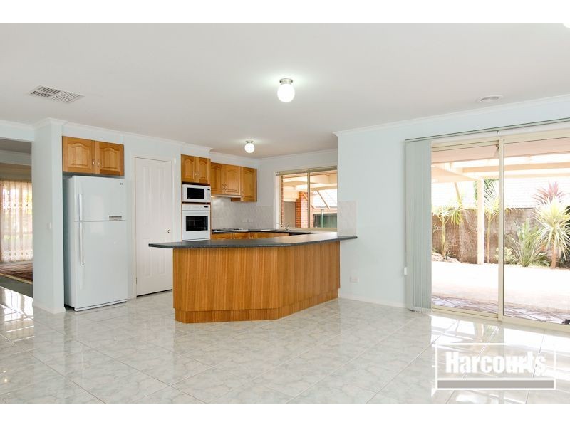 14 Kingston Avenue, Narre Warren South VIC 3805