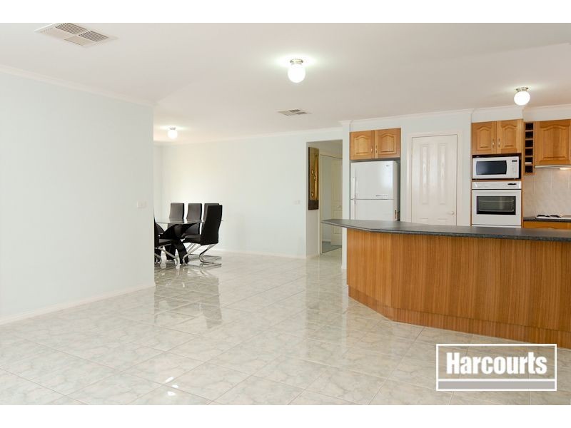 14 Kingston Avenue, Narre Warren South VIC 3805