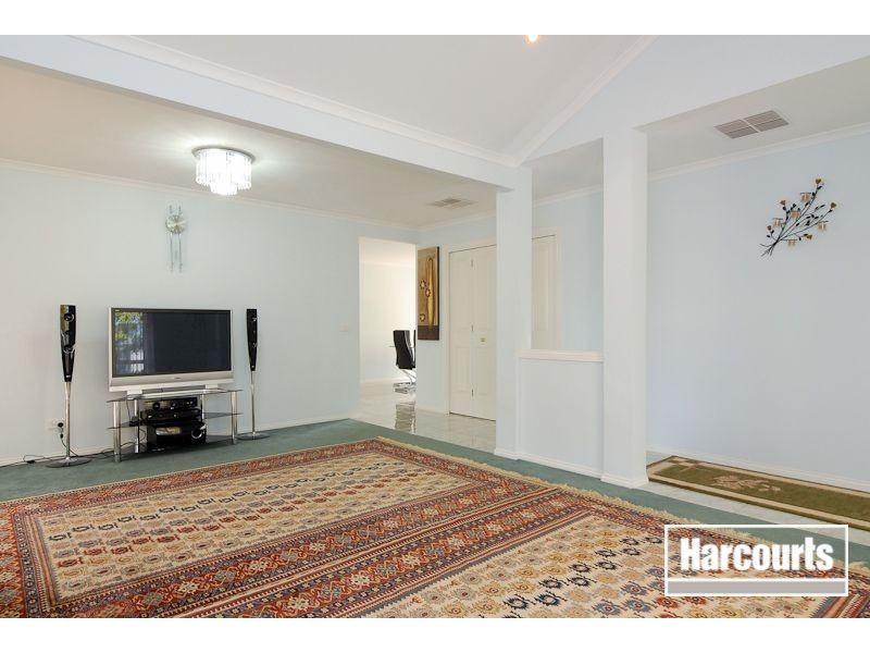 14 Kingston Avenue, Narre Warren South VIC 3805