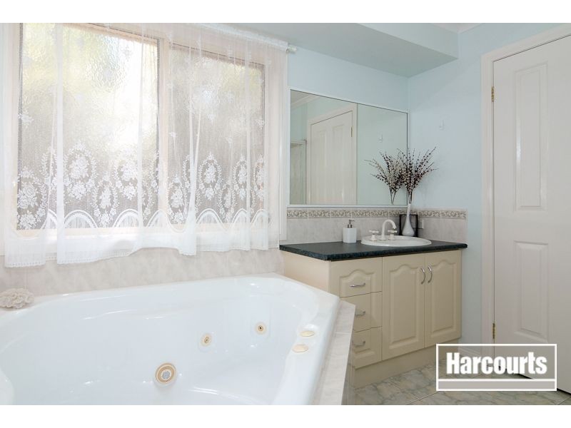 14 Kingston Avenue, Narre Warren South VIC 3805