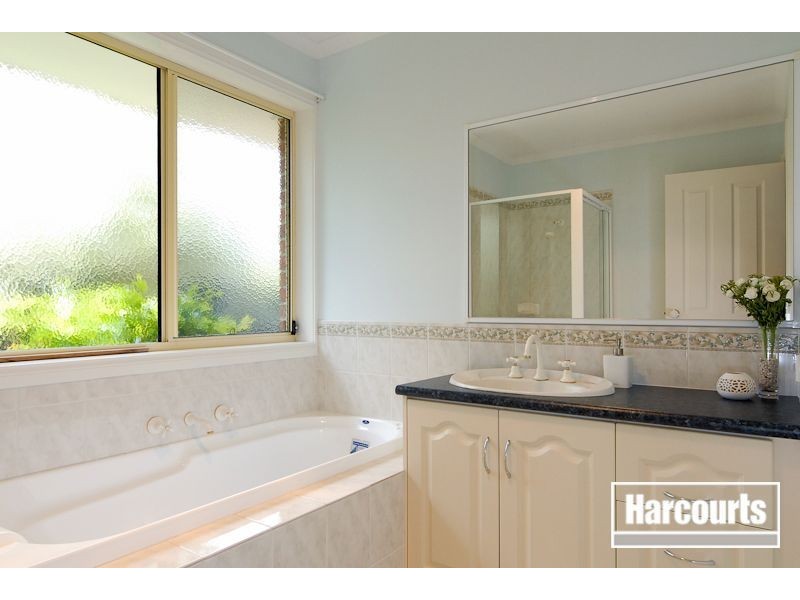 14 Kingston Avenue, Narre Warren South VIC 3805