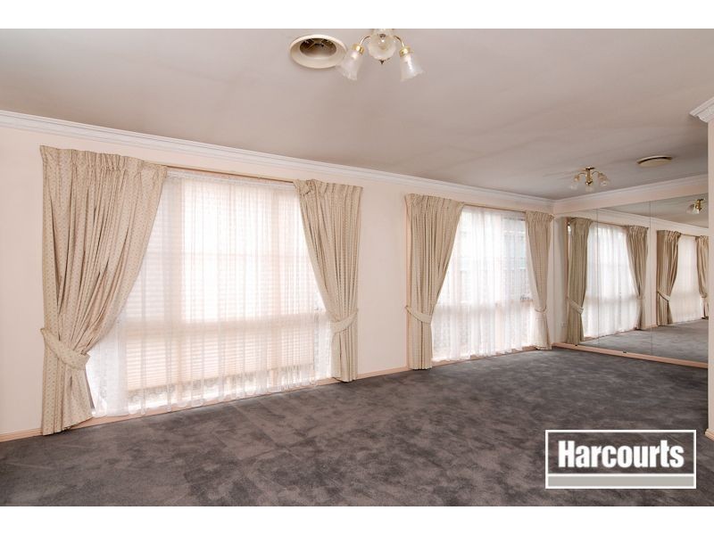 10 Huntington Drive, Hampton Park VIC 3976