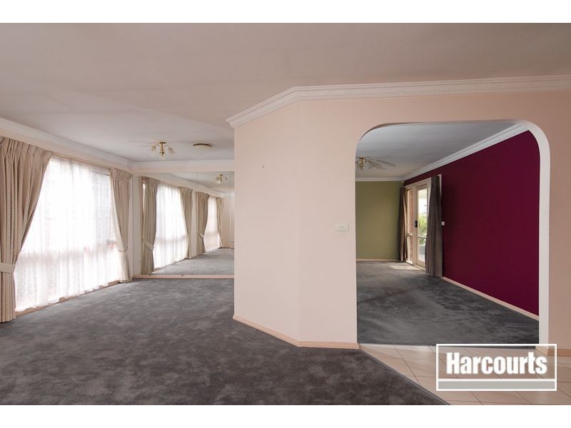 10 Huntington Drive, Hampton Park VIC 3976