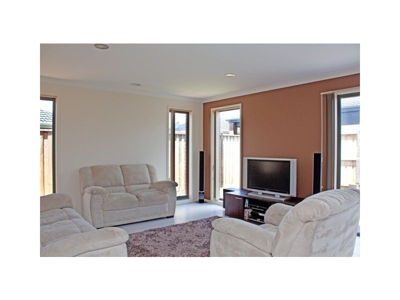 5 Banfield Place, Lyndhurst VIC 3975