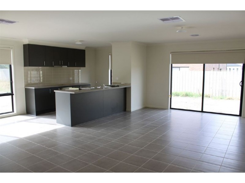 41 Rankin Close, Lynbrook VIC 3975