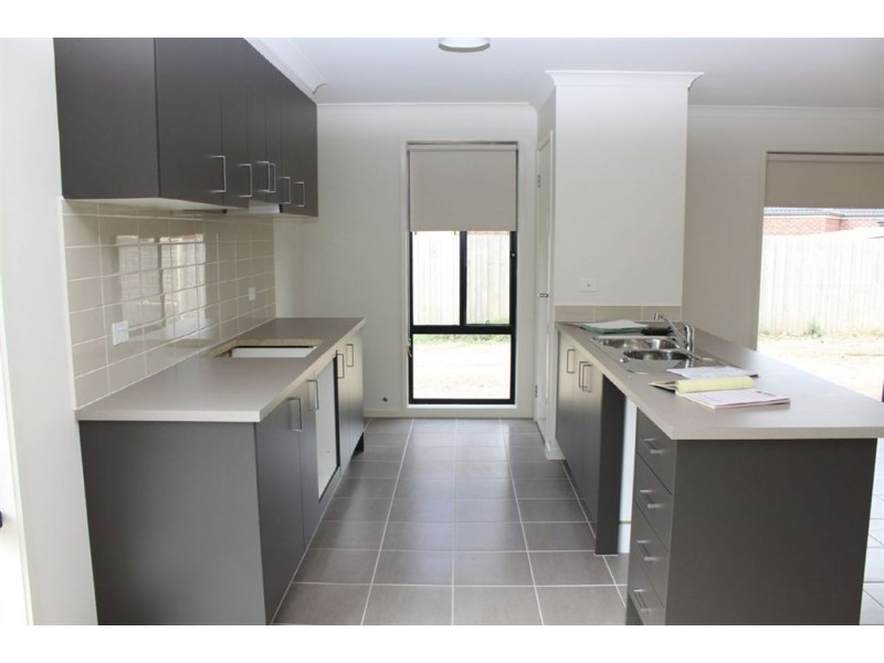 41 Rankin Close, Lynbrook VIC 3975