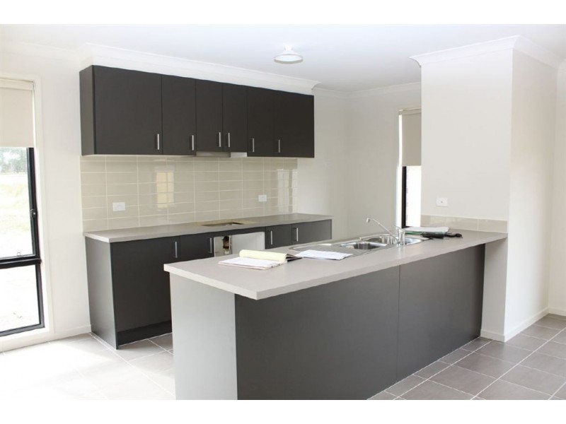 41 Rankin Close, Lynbrook VIC 3975