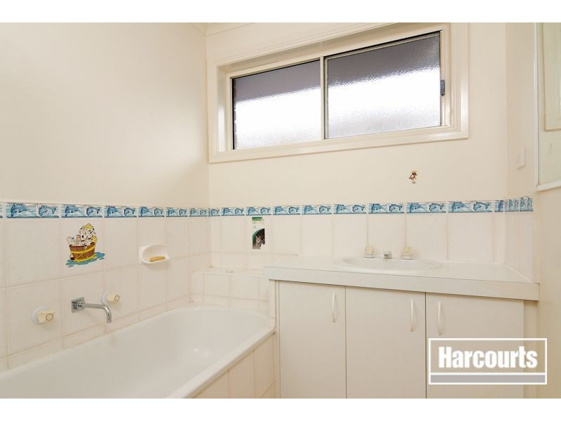 20 Sapphire Drive, Hampton Park VIC 3976