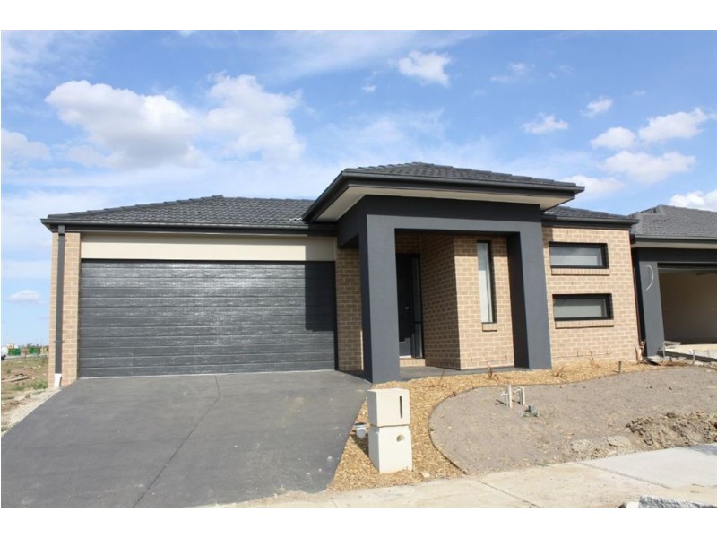 89 Selandra Boulevard, Clyde North VIC 3978