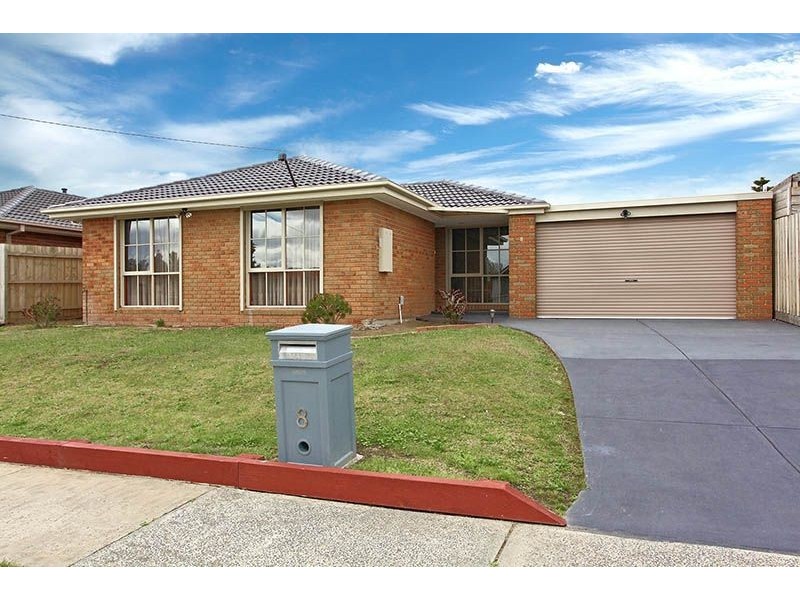8 Sapphire Drive, Hampton Park VIC 3976