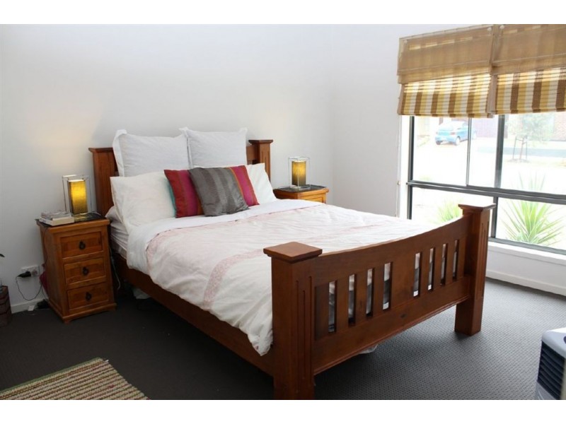 67 Sabel Drive, Cranbourne North VIC 3977