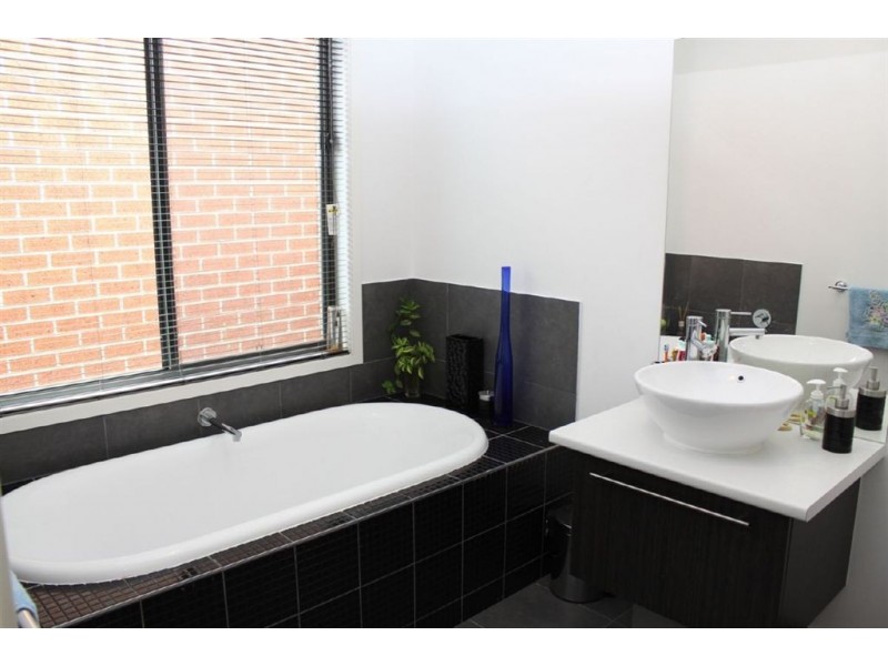 67 Sabel Drive, Cranbourne North VIC 3977