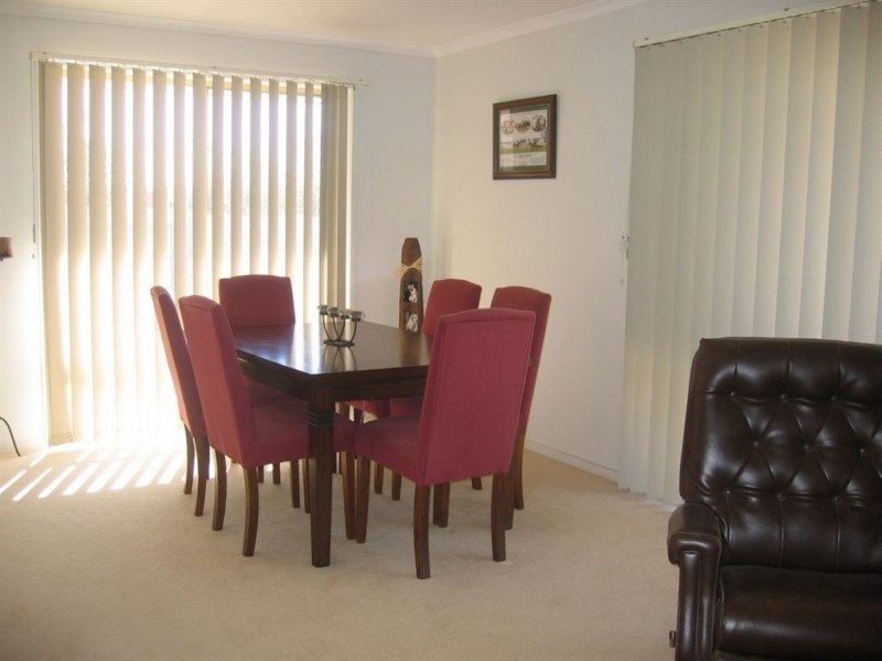 32 Astley Wynd, Lynbrook VIC 3975