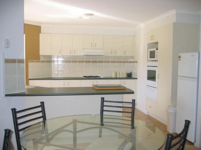 32 Astley Wynd, Lynbrook VIC 3975