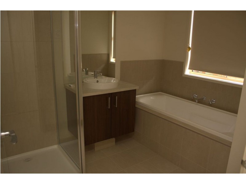 7 Rankin Close, Lynbrook VIC 3975