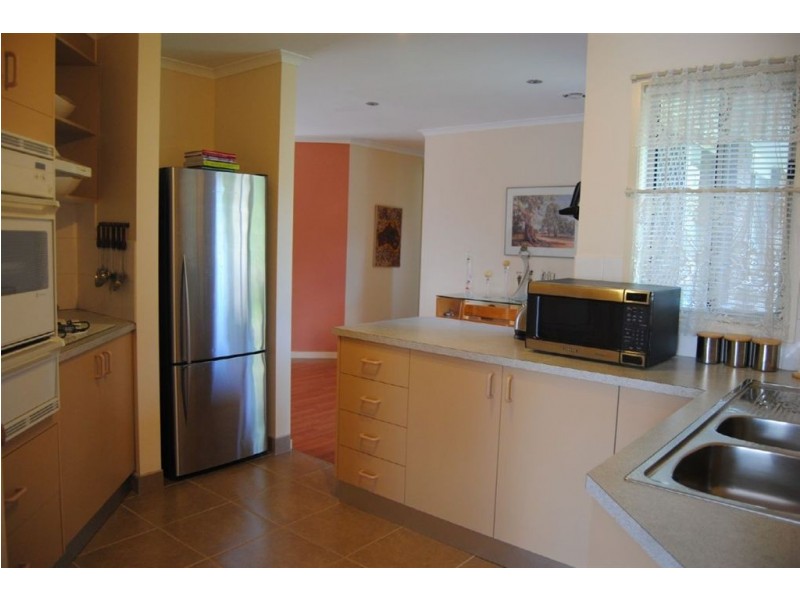 41 Narellan Drive, Hampton Park VIC 3976