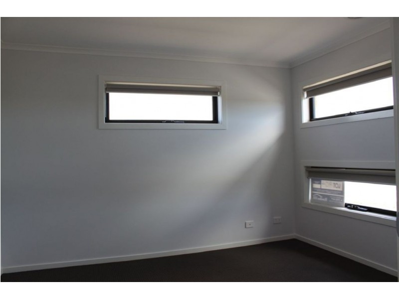 76 Boland Drive, Lyndhurst VIC 3975