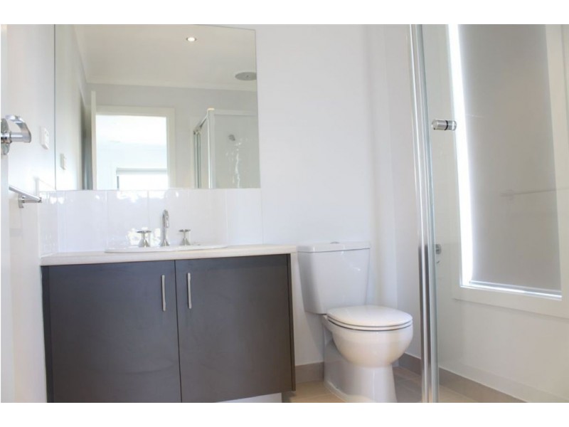 76 Boland Drive, Lyndhurst VIC 3975