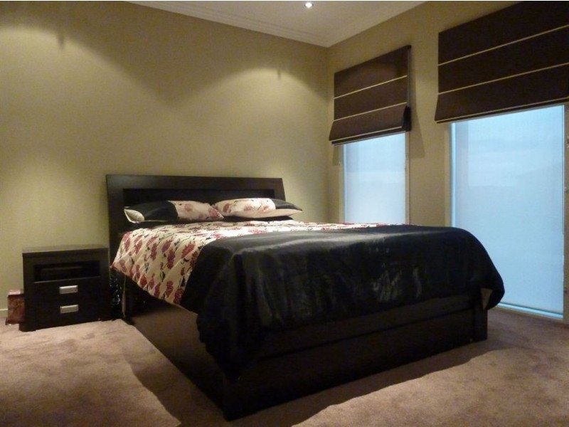 27 Locky Grove, Lyndhurst VIC 3975