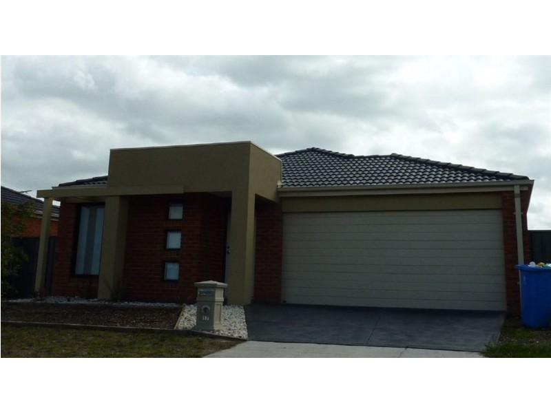 17 Boldrewood Place, Lynbrook VIC 3975