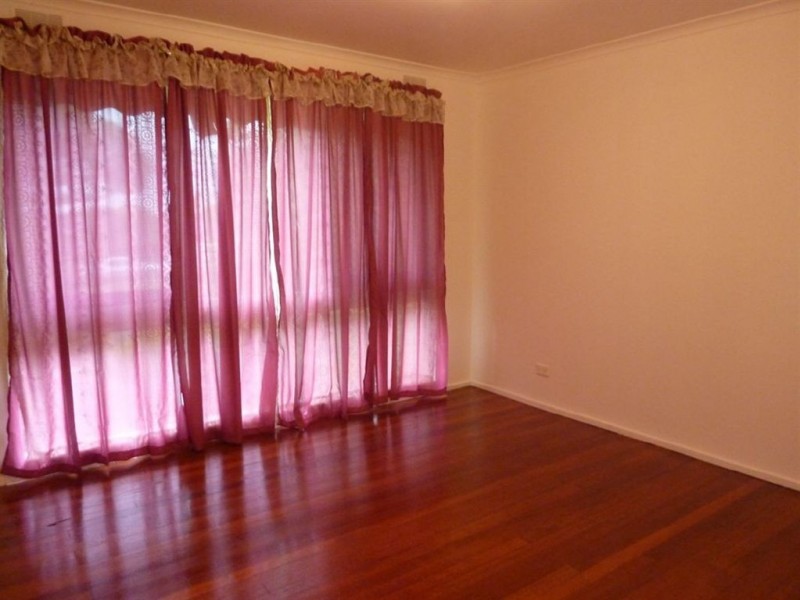 4 Hallam Road, Hampton Park VIC 3976