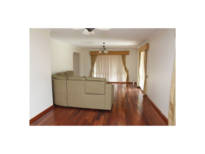 3 Dyson Drive, Lynbrook VIC 3975