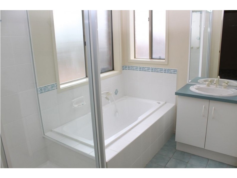 5 Yaraan Court, Hampton Park VIC 3976