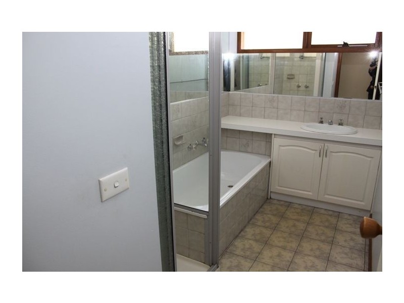 4 Daryl Court, Hampton Park VIC 3976