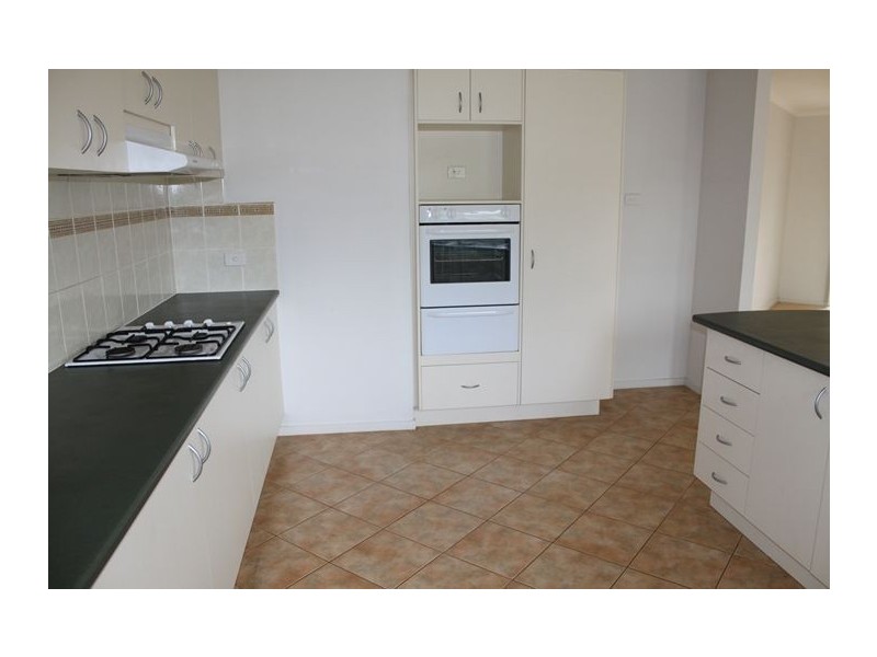 32 Astley Wynd, Lynbrook VIC 3975