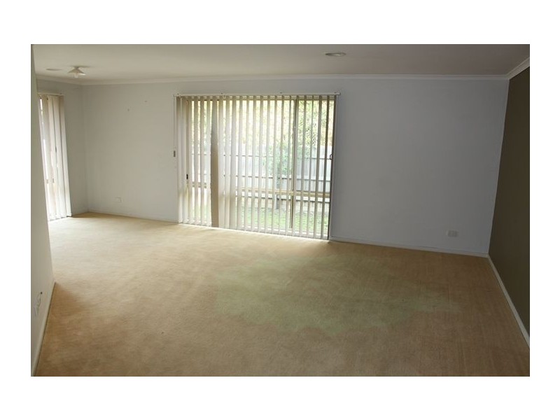 32 Astley Wynd, Lynbrook VIC 3975