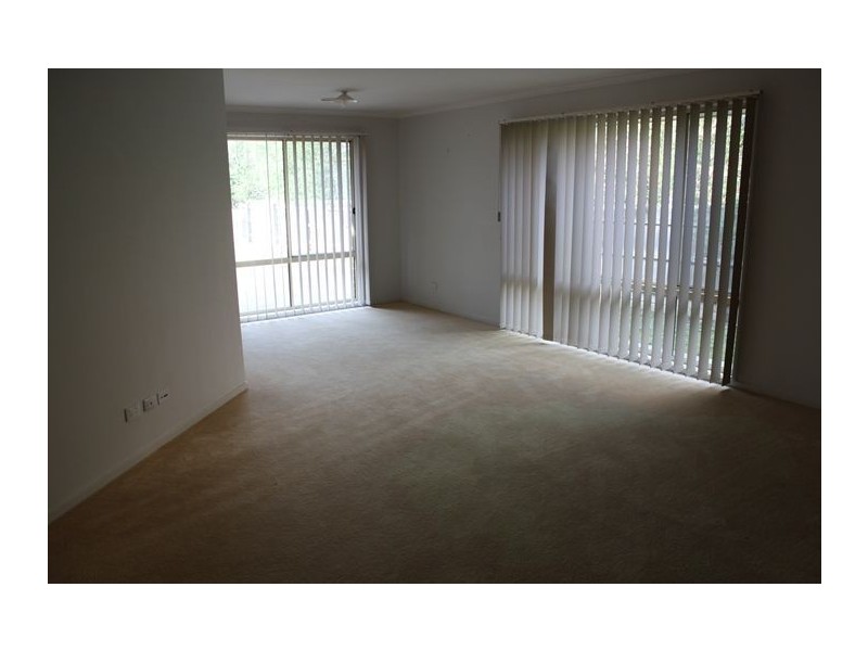 32 Astley Wynd, Lynbrook VIC 3975