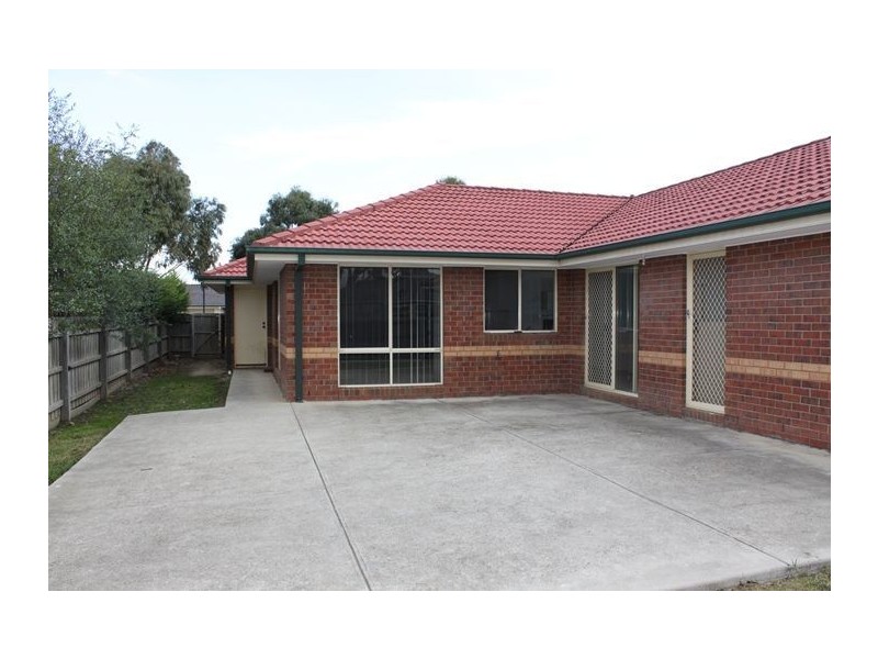 32 Astley Wynd, Lynbrook VIC 3975