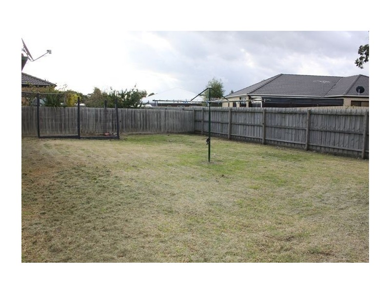 32 Astley Wynd, Lynbrook VIC 3975