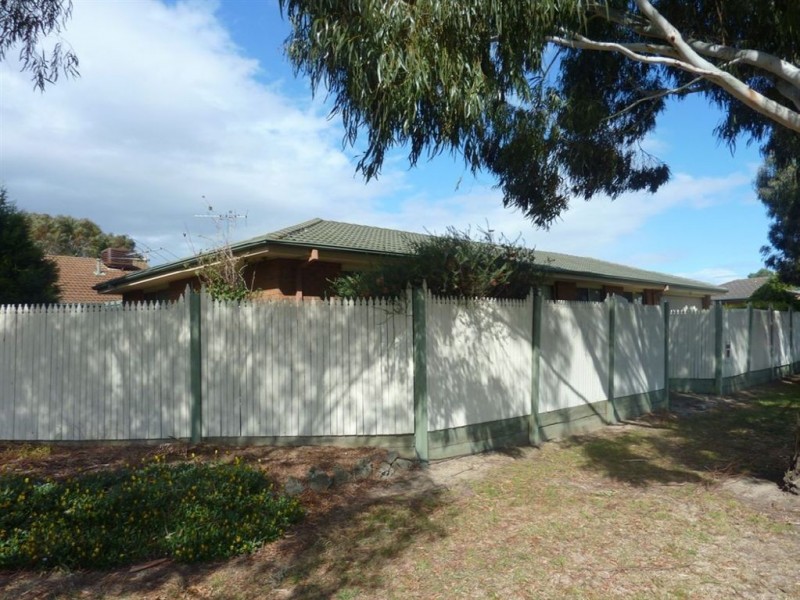 4 Adrian Place, Rowville VIC 3178