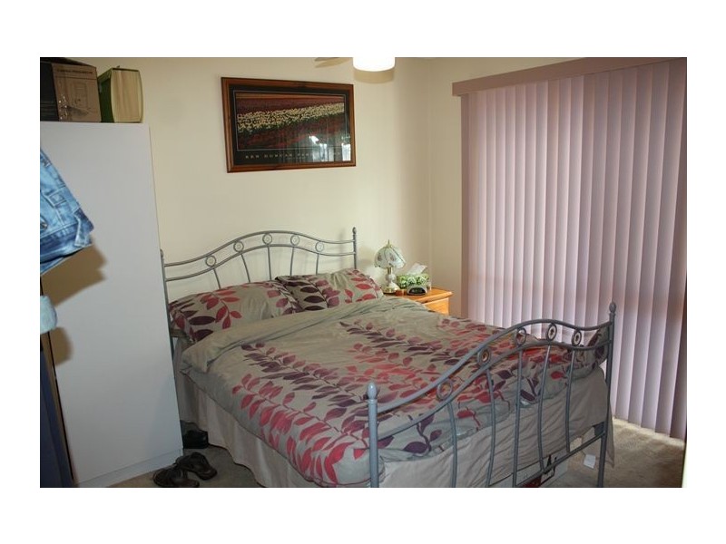 11 Isaac Edey Place, Hampton Park VIC 3976