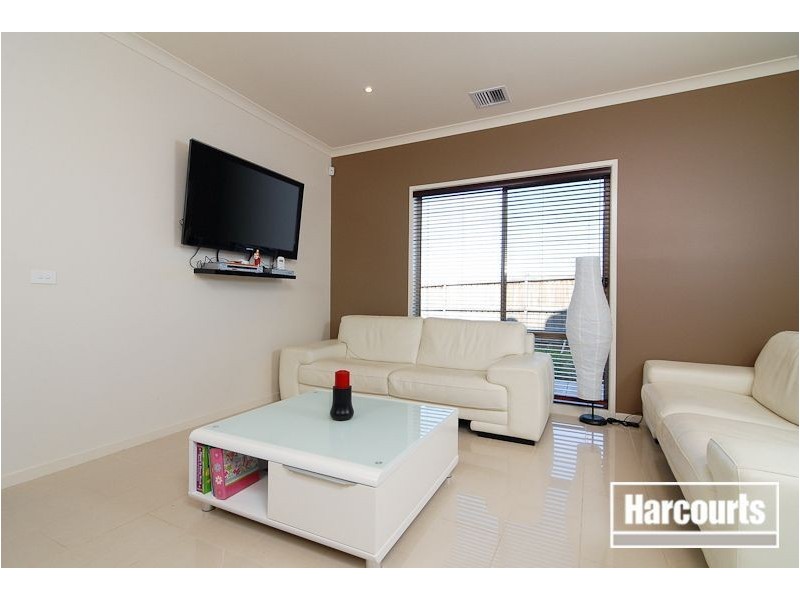 14 Hugden Close, Lyndhurst VIC 3975