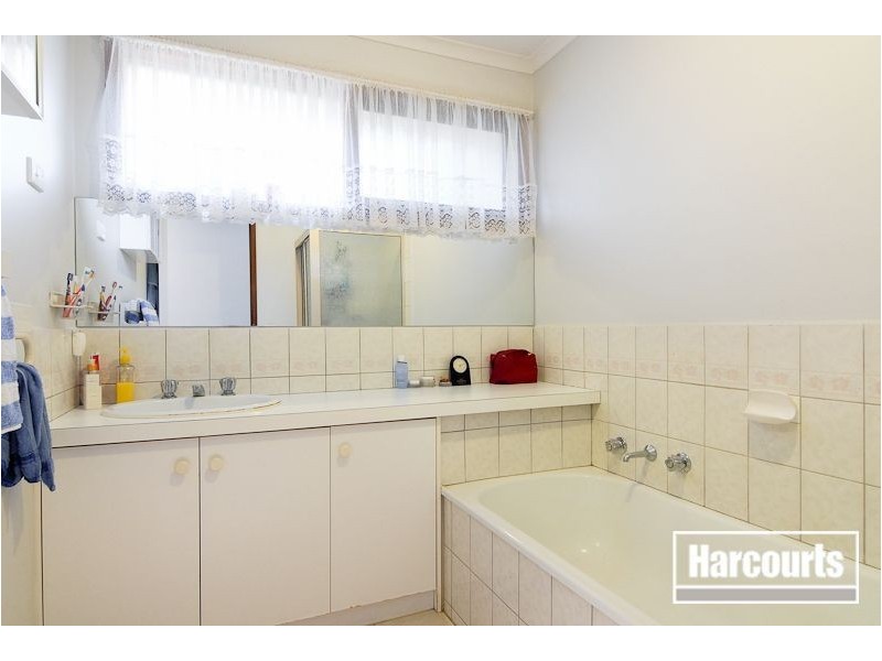 16 Simon Court, Hampton Park VIC 3976