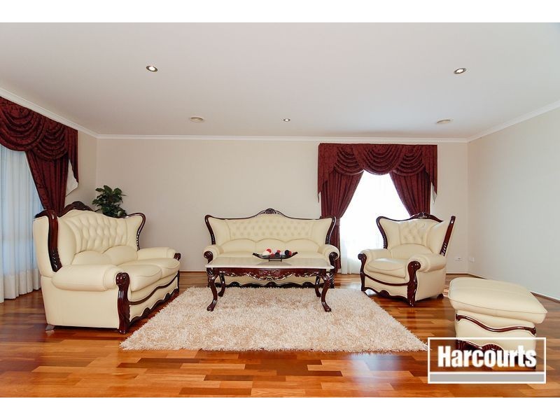 8 Palais Close, Narre Warren South VIC 3805