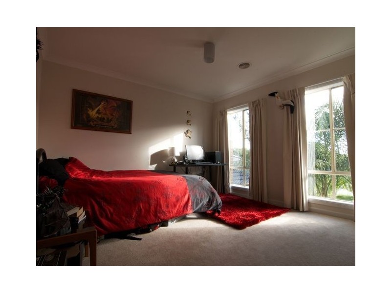 70 Paterson Drive, Lynbrook VIC 3975