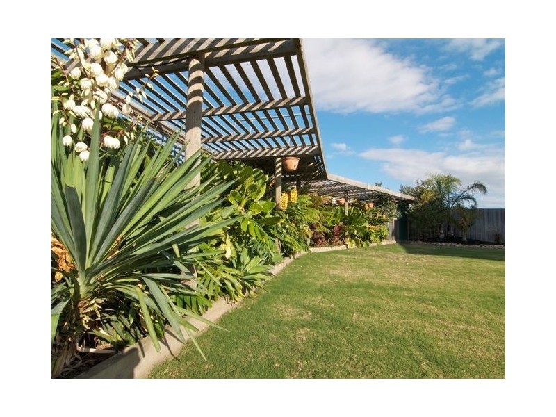 70 Paterson Drive, Lynbrook VIC 3975