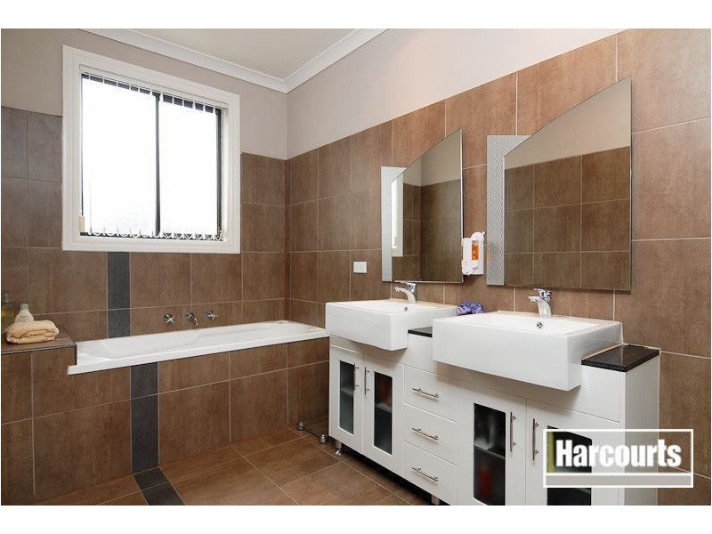 11 Executive Mews, Hampton Park VIC 3976