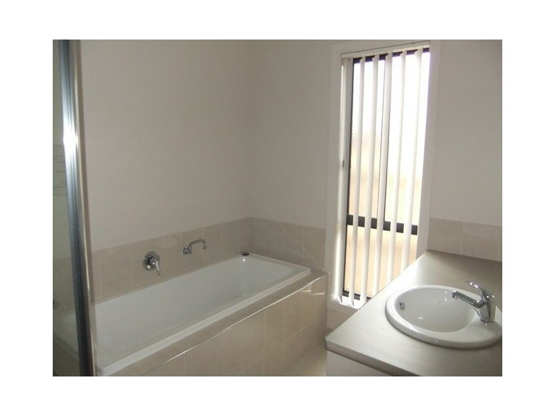 22 Olive Grove, Officer VIC 3809